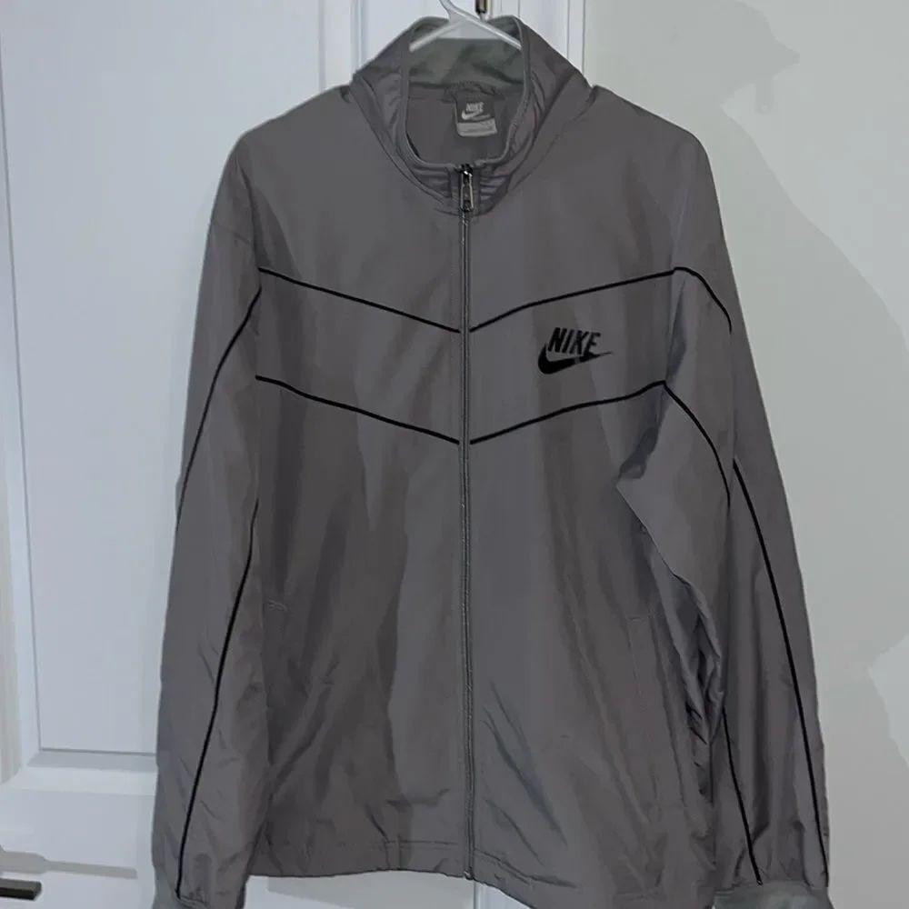 Nike Gray Black Chevron Swoosh Warm Up Soccer Sportswear Work Out Gym Jacket L